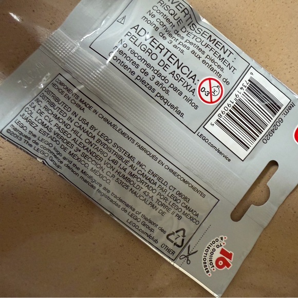 LEGO NEW Minifigure Series 9 (71000) - Battle Mech - Picture 4 of 4